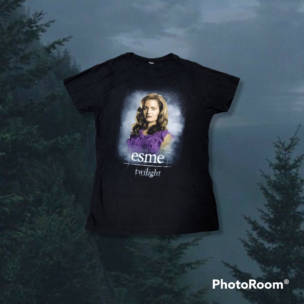 Esme Cullen Twilight 2008 Promo Graphic Tee